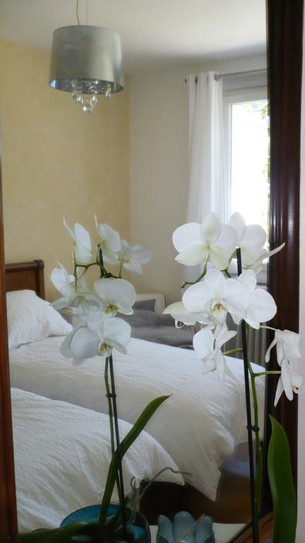 La Maison De Roussille Bed and Breakfast Francheville  Habitación foto